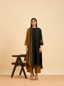 ORIGANI - Golden Twilight Suit Kurta with Pant (Set of 2)