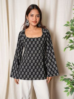NISHORAMA - Black Komal Deep Back Sleeved Kurti