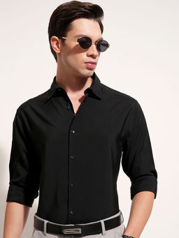 HIGHLANDER - Black Slim Fit Spread Collar Shirt