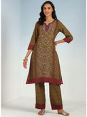 Green color option, Sold out, Currently selected