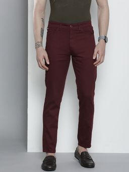 The Indian Garage Co - Men Burgundy Solid/Plain Chinos