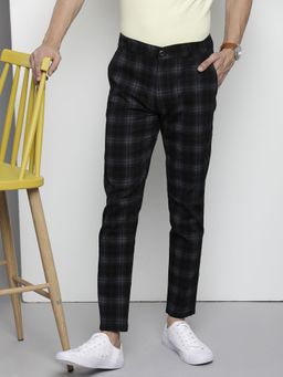 The Indian Garage Co - Men Black Checks Chinos