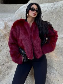 MISS MOSA BY AKANKSHA - Ophelie Luxe Fur Maroon Cape
