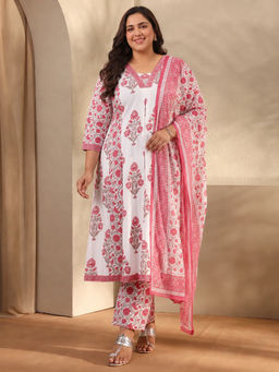 Extra love by Libas - Plus Size Pink Floral Printed Anarkali Kurta with Palazzo and Dupatta