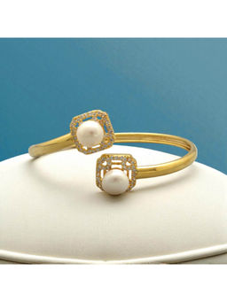 Sri Jagdamba Pearls - Kairee White Pearl Bracelet