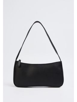 max - Women Solid Shoulder Bag