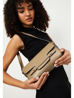max - Women Solid Shoulder Bag