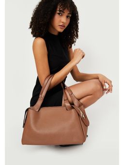 max - Women Textured Shoulder Bag