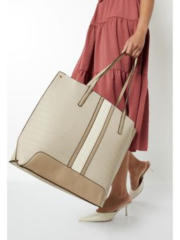 max - Women Printed Tote Bag