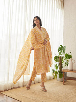 MAAND - Floral Printed Cotton Kurta with Pant and Dupatta