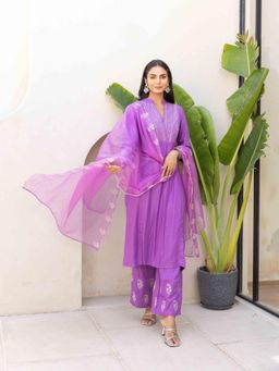 MAAND - Lavender Thread Work Straight Kurta with Pant and Dupatta