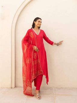 MAAND - Red Floral Embroidered Kurta with Pant and with Dupatta