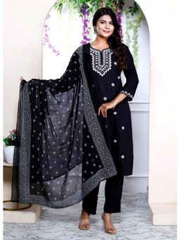 Doriyaan - Black Embroidery Straight Kurta with Pant and Dupatta
