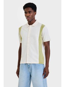 Snitch - Men Off White-Green Colorblock Half Sleeves Shirt