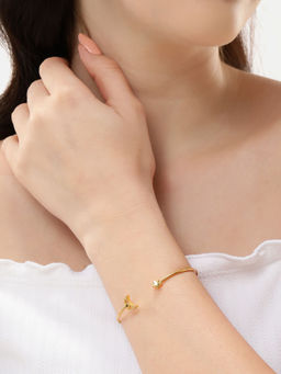 Carlton London - 18Kt Gold Plated Cuff Link Bracelet
