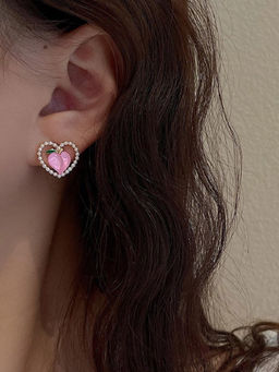 ISHKAARA - Pink Pearl Heart Stud Earrings