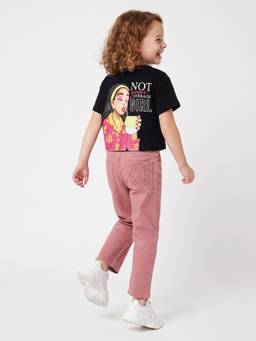 United Colors of Benetton - Cropped Fit Not Your Average Girl Graphic Print T-shirt