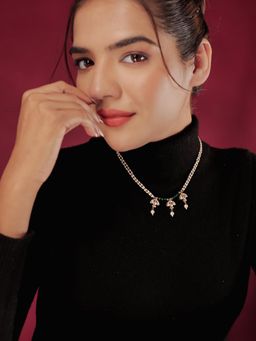 Srikala - Minimal Kundan Neckpiece