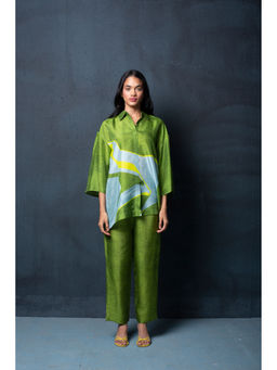 clos - Dupion Silk Comprised Of Colorful Print Kurta And Pant (Set of 2)