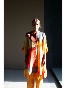 clos - Dupion Silk Comprised Of Color Block Print Kurta And Pant (Set of 2)