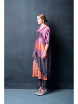 clos - Dupion Silk Comprised Of Half Collar, Print Kurta And Pant (Set of 2)