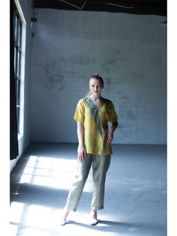 clos - Dupion Silk Comprised Of Print Tunic And Pant (Set of 2)