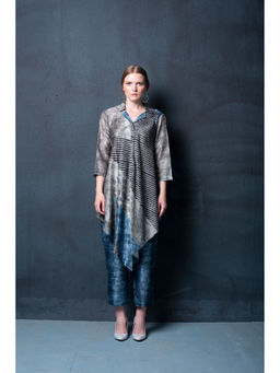 clos - Dupion Silk Comprised Of Print Kurta And Pant (Set of 2)