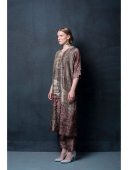 clos - Dupion Silk Comprised Of Half Collar, Print Kurta And Pant (Set of 2)