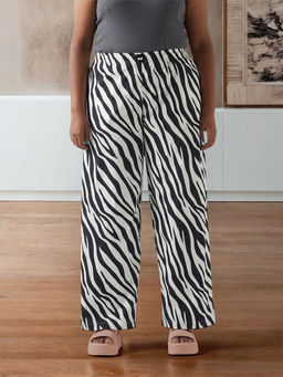 Bewakoof - Women's White & Black All Over Printed Plus Size Wide Leg Pyjamas