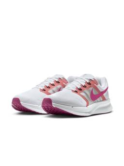 Nike - Womens Run Swift 3 Sneakers