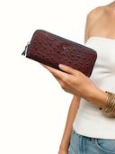 Maroon color option, Currently selected