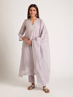 SHAABA CLOTHING - Grey Aari Embroidered Kurta With Slip, Pants And Dupatta