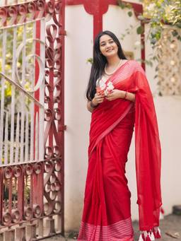 Aparna - Red Handloom Mul Cotton Saree For Women
