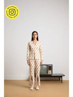 Muvazo - Beige Skewline Zipper Co-Ord (Set of 2)