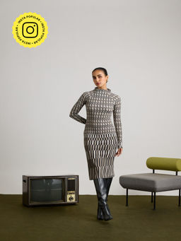 Muvazo - Gradient Gridlock Dress