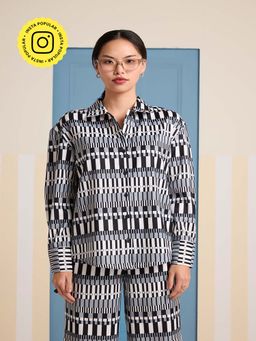 Muvazo - Monotone Maze Black Shirt