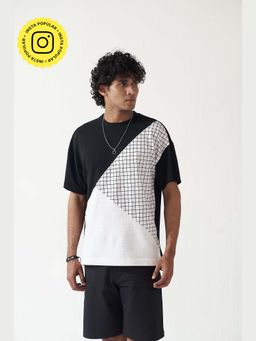 Muvazo - Diagonal Panel Black Tshirt