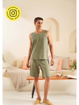 Muvazo - Lunora Essential Olive T-shirt