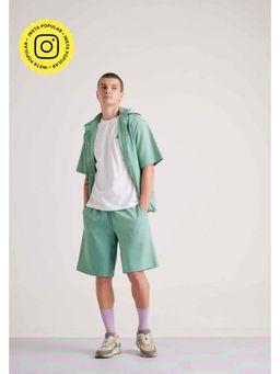 Muvazo - Green Polyester Relaxed Solid Shorts