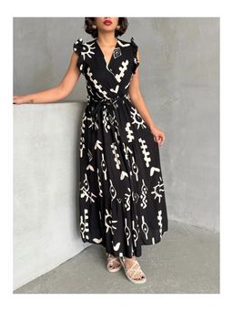 PIMU - V-Neck Maxi Dress With Belt Black