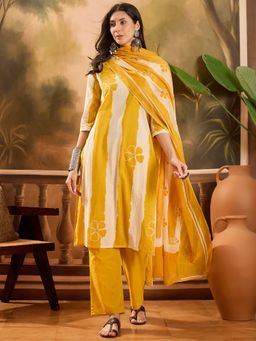 Vastramyaa - Yellow and White Printed Kurta with Pants and Dupatta (Set of 3)
