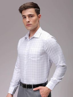 The Indian Garage Co - Men Slim Fit Checks Full Sleeves Cutaway Collar Formal Shirt