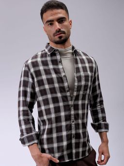 The Indian Garage Co - Men Slim Fit Checks Full Sleeves Cutaway Collar Casual Shirt