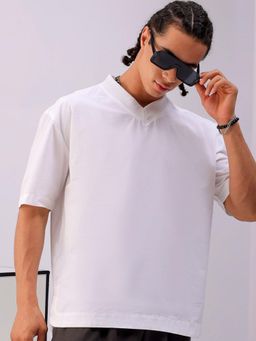 The Indian Garage Co - Men Boxy Fit Solid Half Sleeves V-Neck T-Shirt