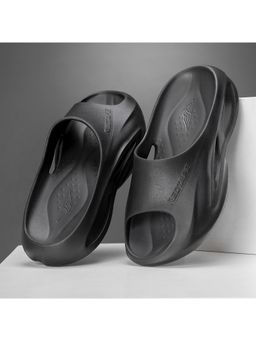 Red Tape - Men Solid Black Sliders