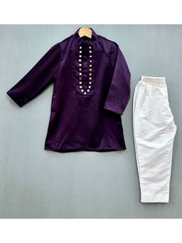 LABEL NEETI - Kurta Pyjama Set with Mirror Embroidery (Set of 2)