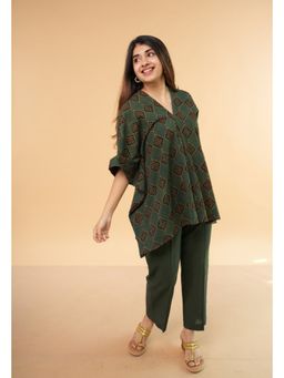 The Indian Ethnic Co. - Marya Green Dabu Slub Cotton Kaftan Short Top