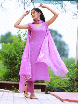 Baisacrafts - Heer Lavender Hand Embroidered Silk Kurta and Pants with Dupatta (Set of 3)