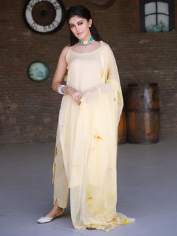 Baisacrafts - Heer Beige Hand Embroidered Silk Kurta and Pants with Dupatta (Set of 3)