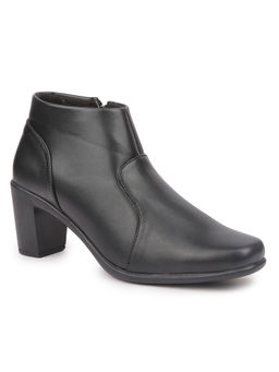 VALIOSAA - Solid Black Casual Boots